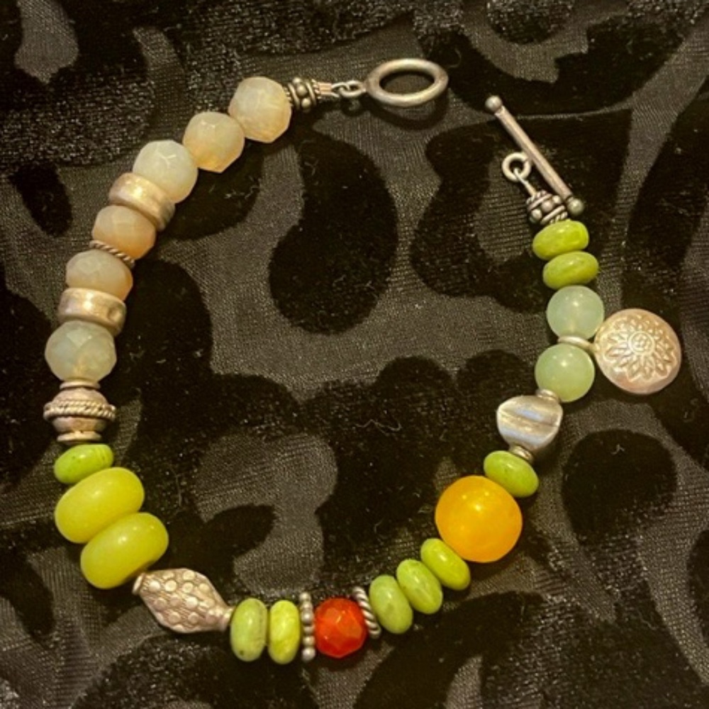 Chalcedony, Serpentine and Silver Bracelet